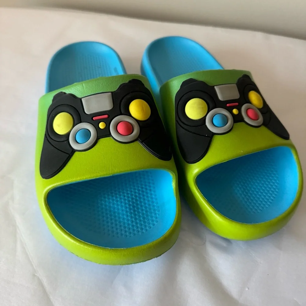Little Boys Size 2 / 3 Gamer Sandals Slides